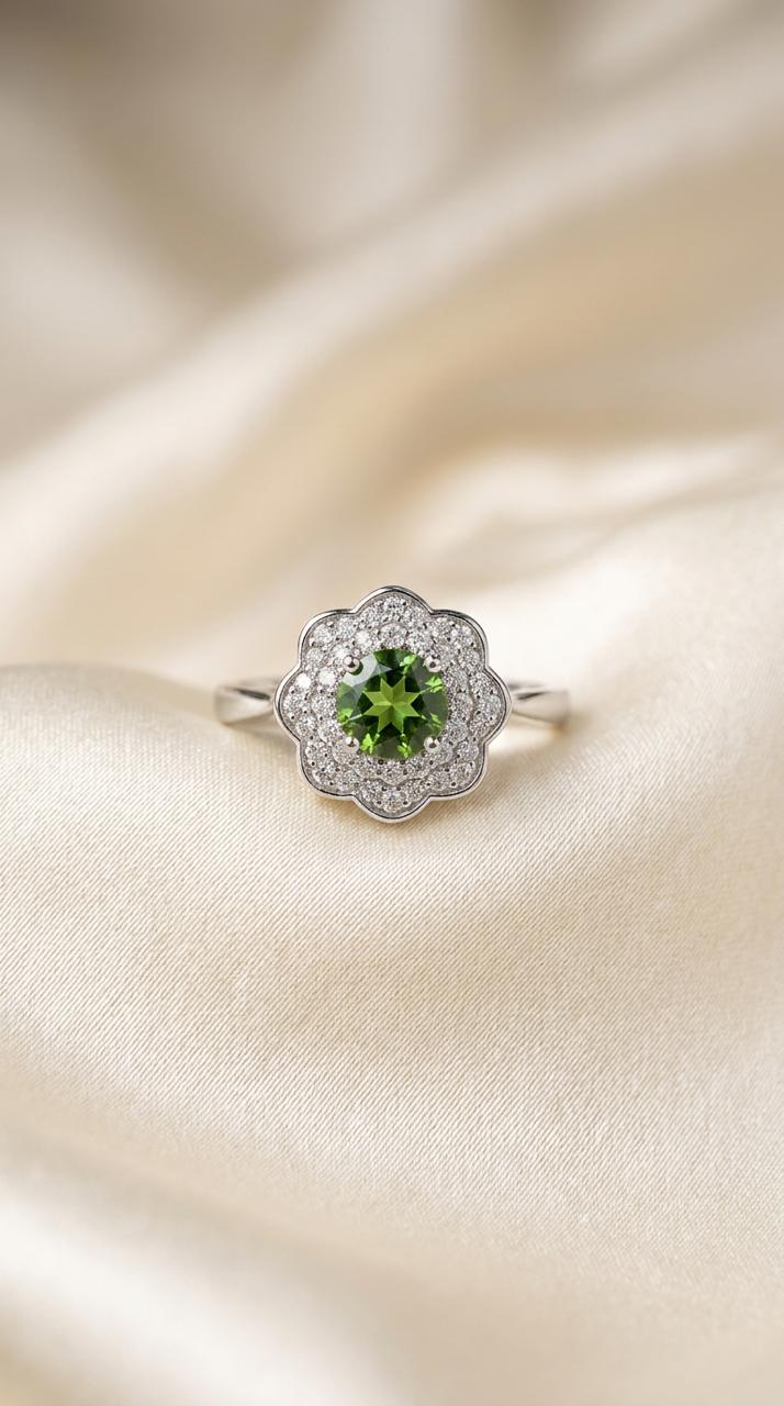 Emerald Bloom Ring - Adjustable - HYZORA