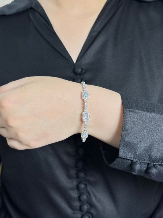 Radiant Columns Bracelet (Silver)