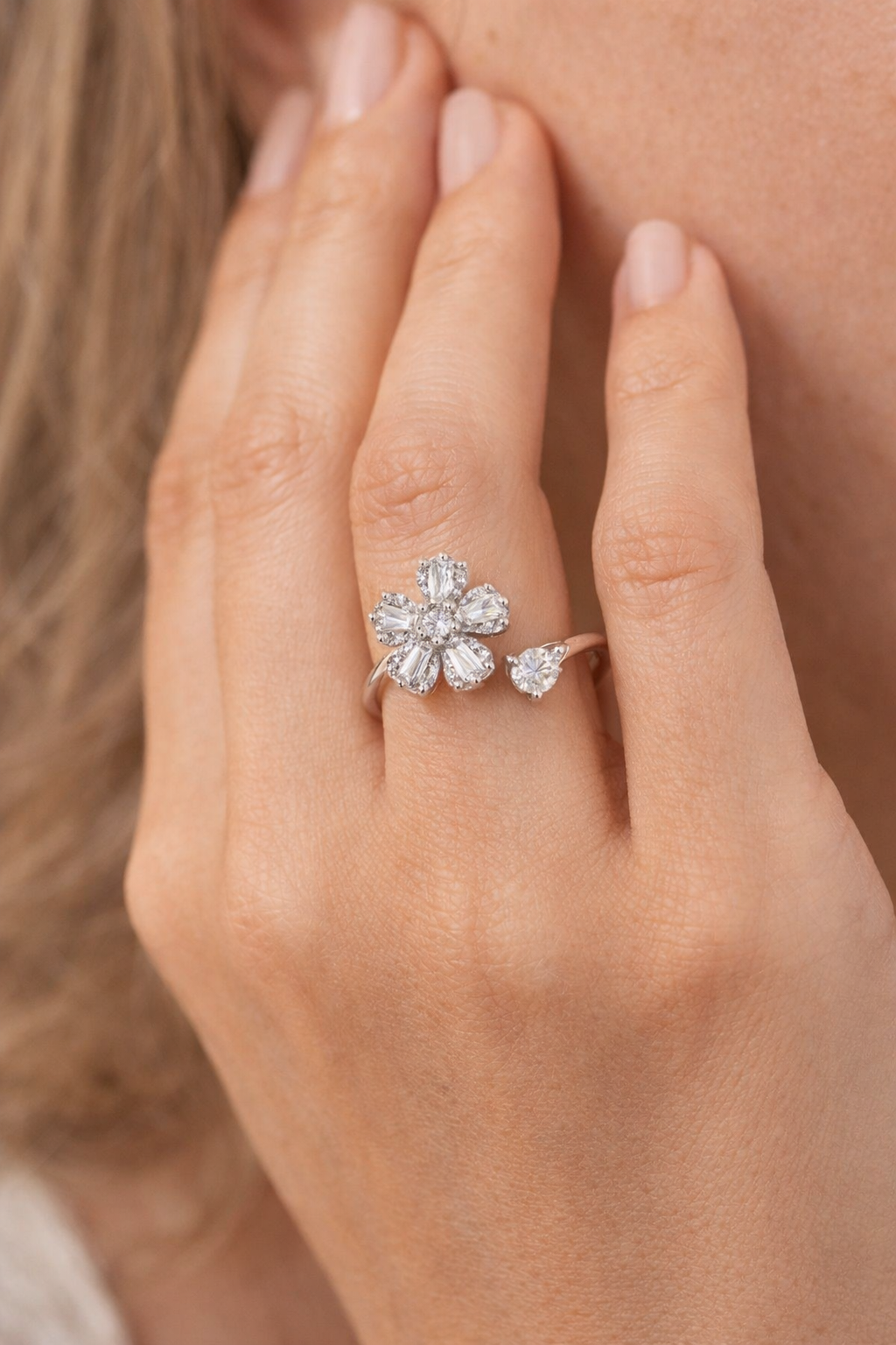 Petal Whisper Ring - Adjustable - HYZORA