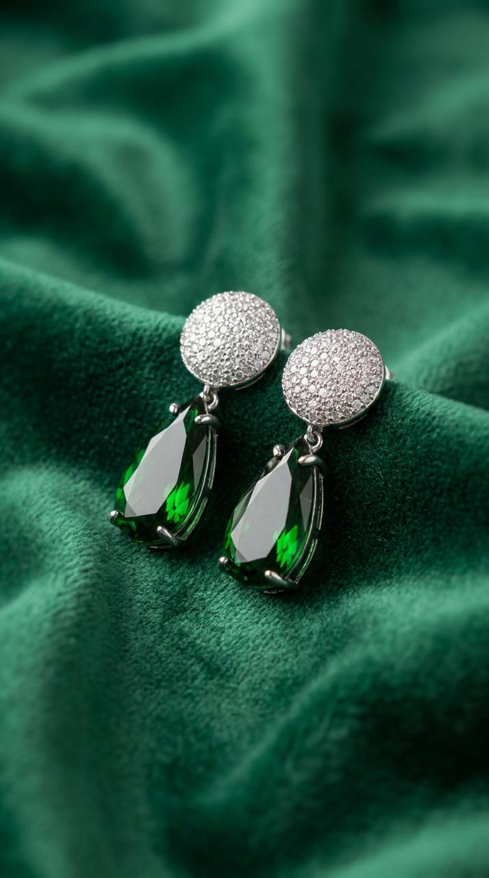 Emerald Dewdrop Earrings (Silver) - HYZORA