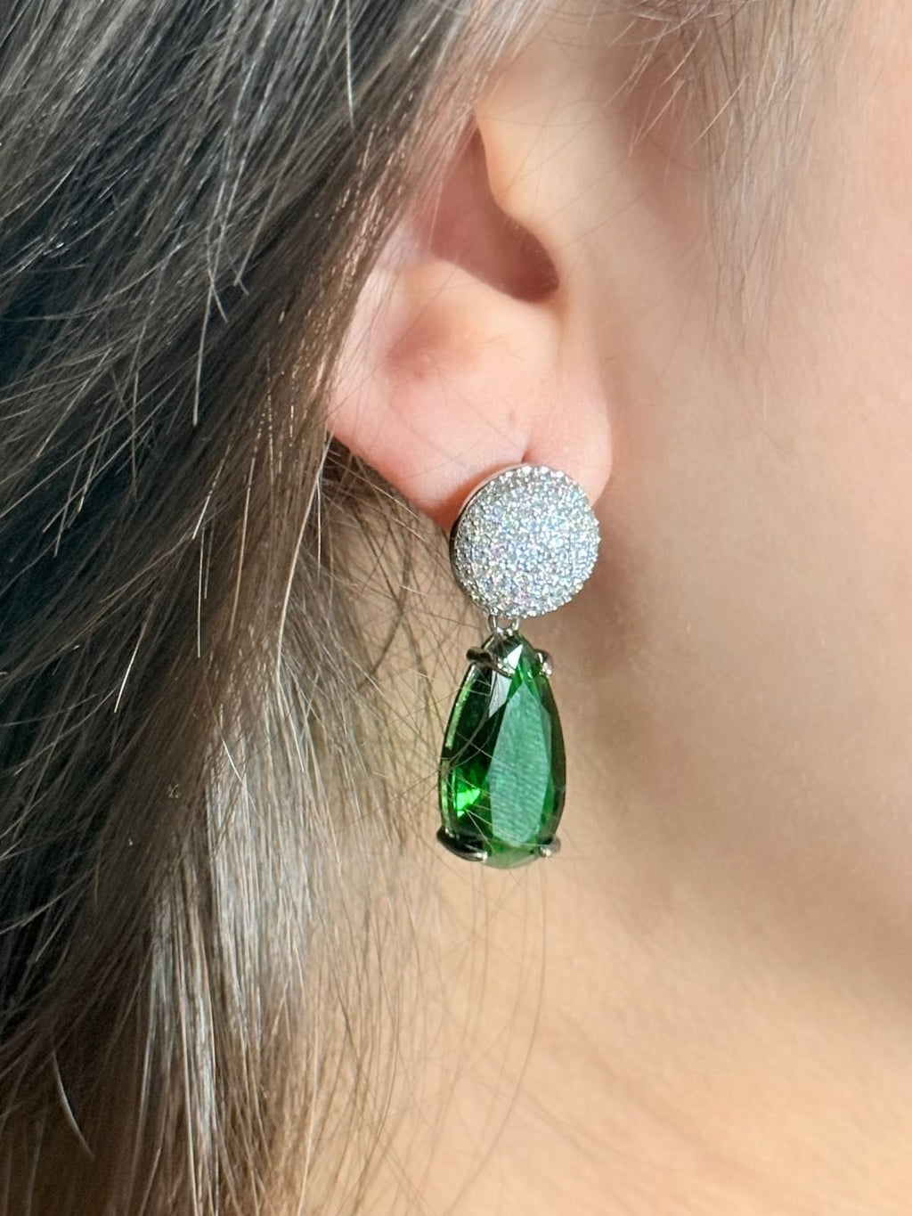 Emerald Dewdrop Earrings