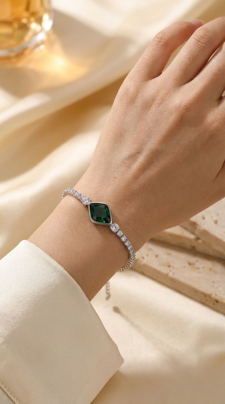 Celestial Emerald Bracelet - HYZORA