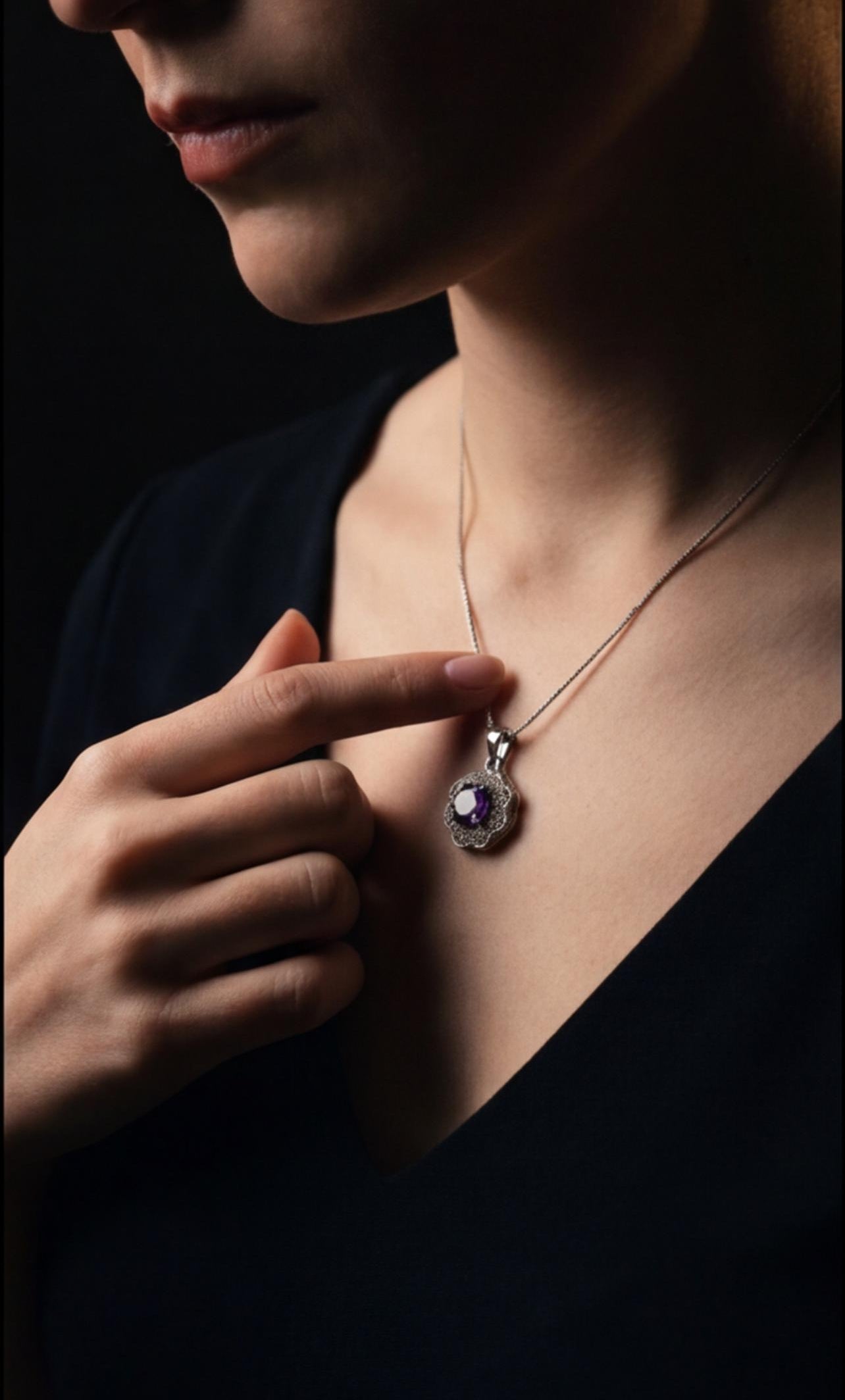 Majestic Violet Necklace ( Silver ) - HYZORA